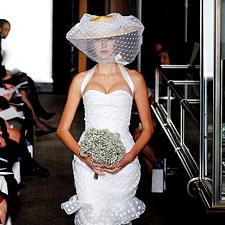 Desfile de noivas de Carolina Herrera encanta