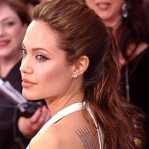 Looks de Angelina Jolie no Oscar