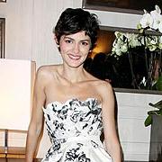 Atriz usa Chanel na pr�-estr�ia do filme sobre estilista