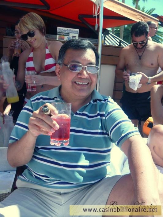 Festa na piscina em Las Vegas- Bare Pool Mirage