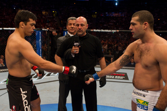UFC 113 - Mauricio Shogun vence Lyoto Machida
