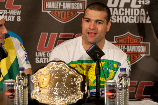 UFC 113 - Mauricio Shogun vence Lyoto Machida